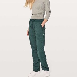 Lululemon Dance Studio Pant III (Regular) *Unlined
Submarine size 4
